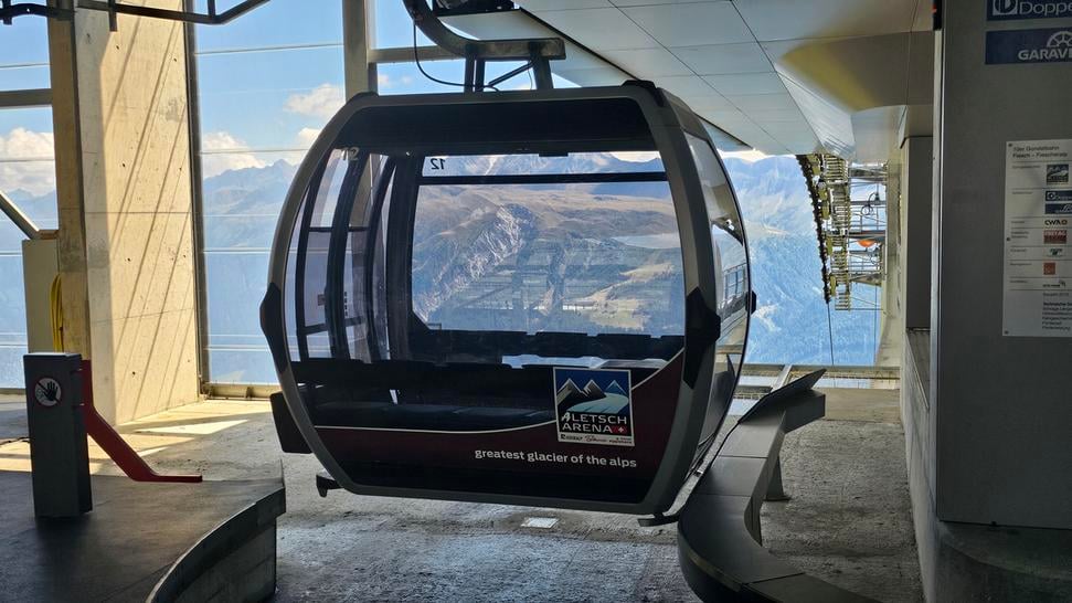 Lanovka z Fiescheralp do dedinky Fiesch