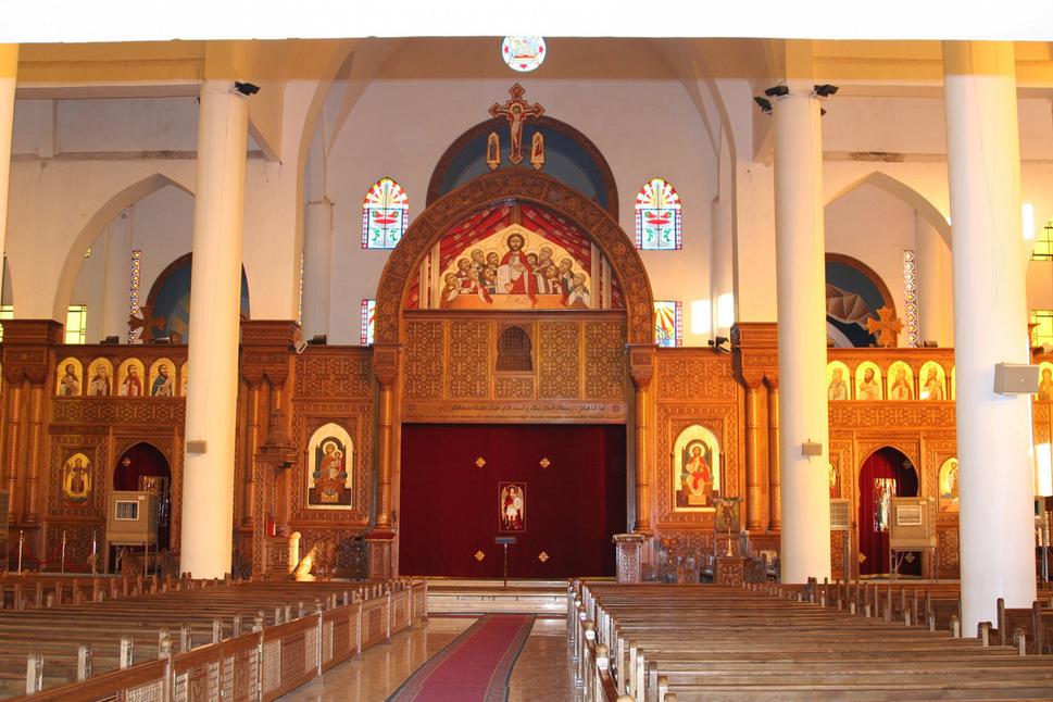 Interiér koptské katedrály sv. Michaela, Asuán, Egypt