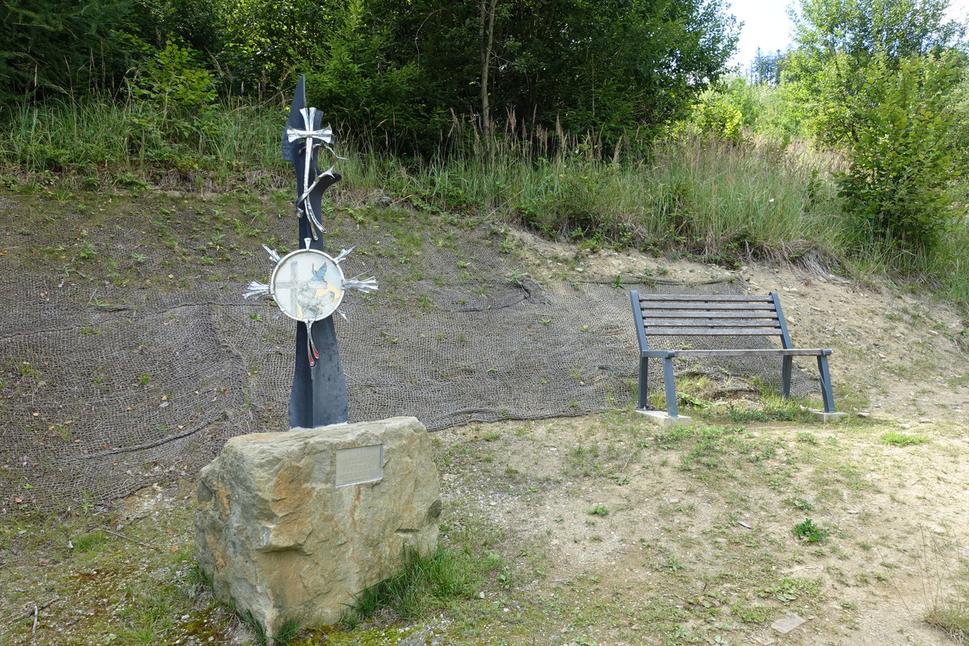 Ku rozhľadni sa môžete vydať aj po krížovej ceste.