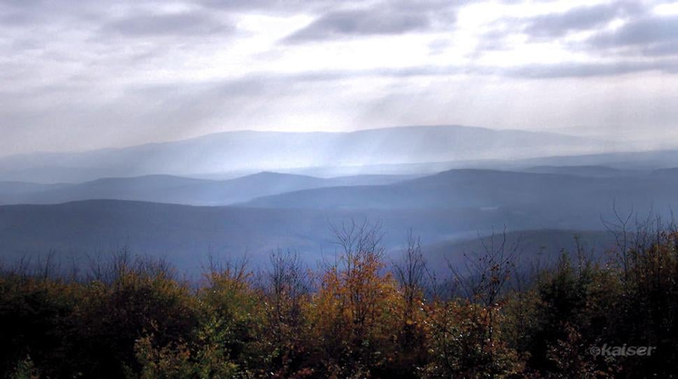 Výhľady z hrebeňa pohoria