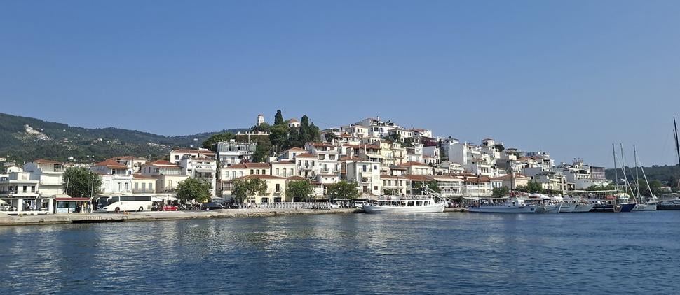 biele hlavné mesto ostrova - Skiathos