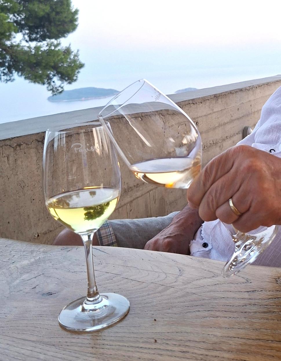 ochutnávka vína v Parissis winery