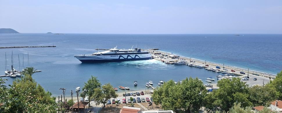 týmto trajektom sme sa preplavili na Skopelos
