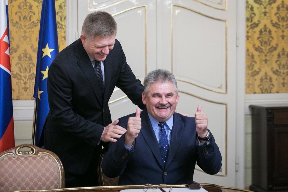 Premiér Robert Fico a poslanec NR SR za stranu Smer SD Ján Richter