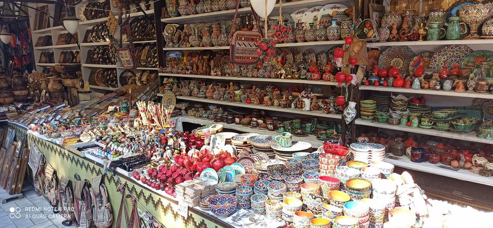 Vernissage Market