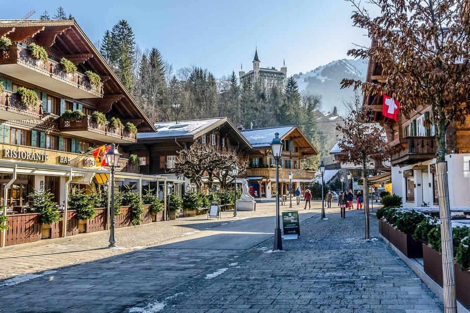 Na promenáde, Gstaad