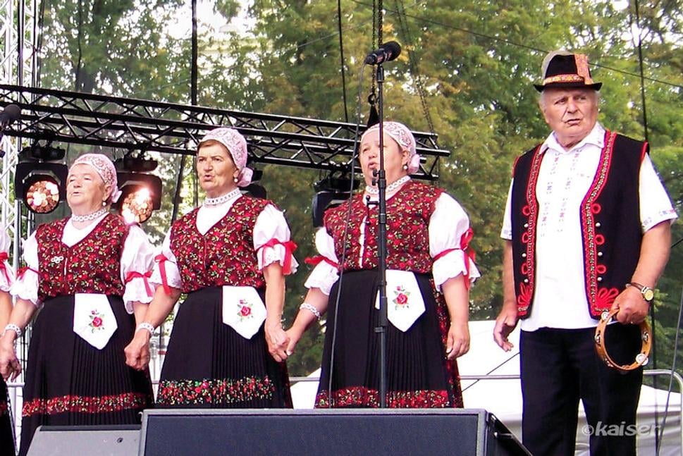 Spevácky súbor Kolovrátok