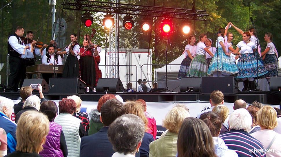 Folklórny súbor Tribeč