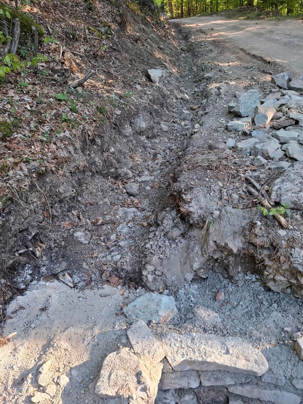 Odvodňovacie kanály mali miestami hĺbku 50 až 70 cm.