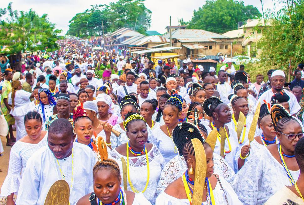 Jorubové při náboženském festivalu – Osun Osogbo