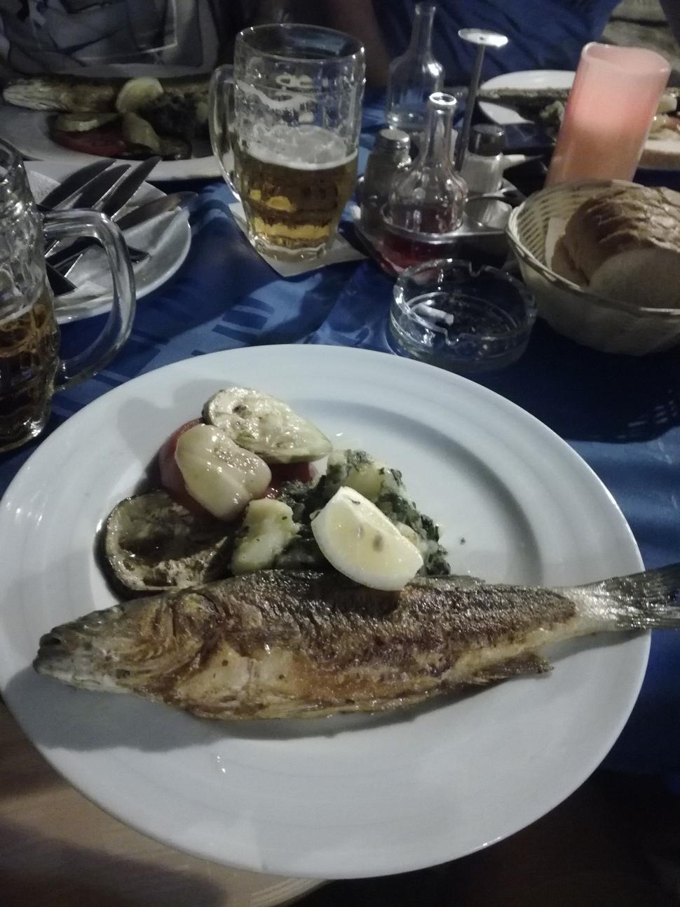 Riba na žaru.