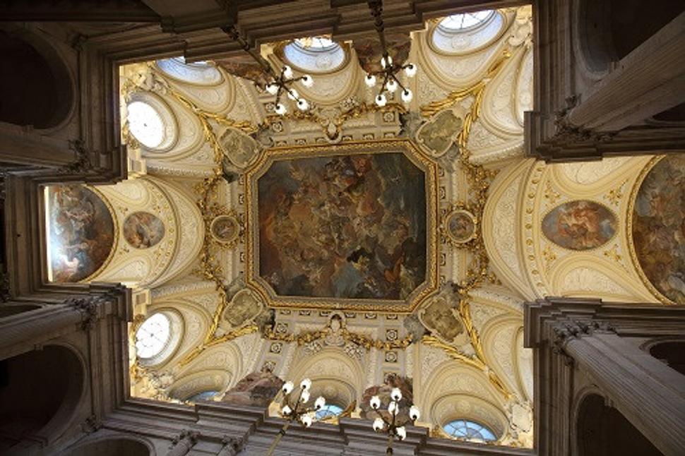 Vstup do kráľovského paláca v Madride Schodisko Karola IV