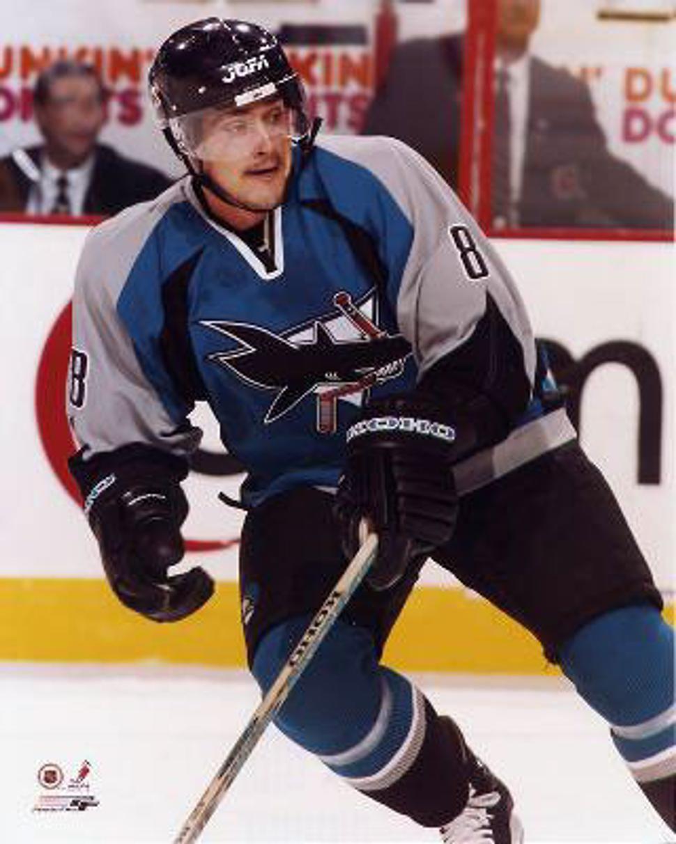 Fínsky blesk v drese San Jose Sharks.