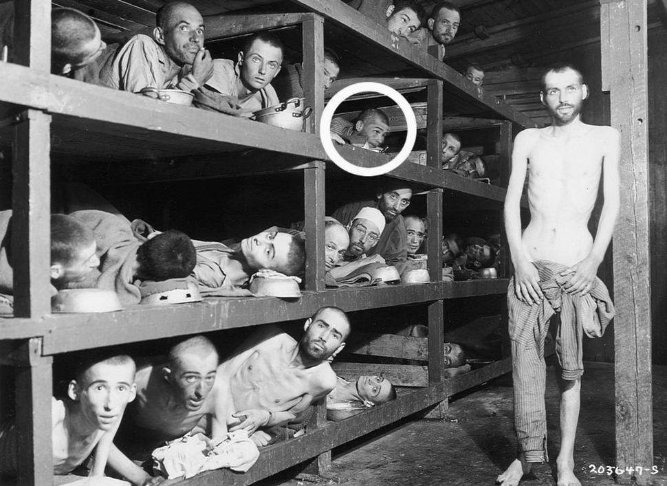 Pamätník Naftali Fürst z Petržalky na fotografii z oslobodenia tábora Buchenwald, Zdroj: Archív pamätníka, Memory of Nations