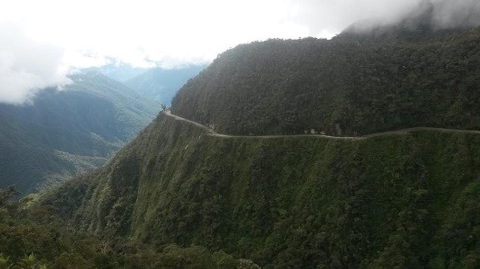 Z La Paz do Coroico. Kvalitný zjazd s prevýšením 3000m.