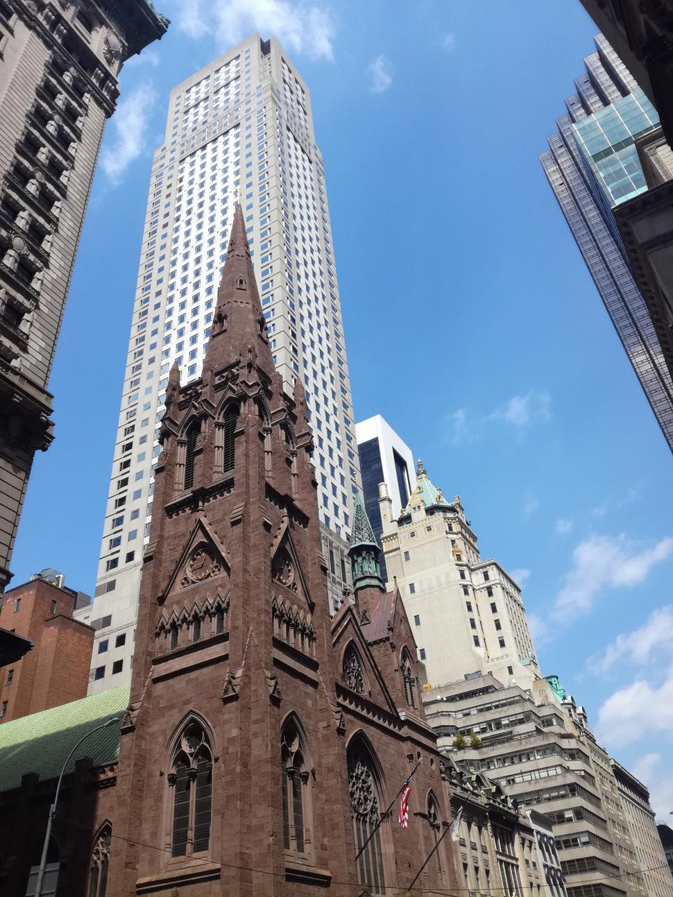 Svätostánok nájdete aj medzi mrakodrapmi. Presbyterian Church na 5th Ave.