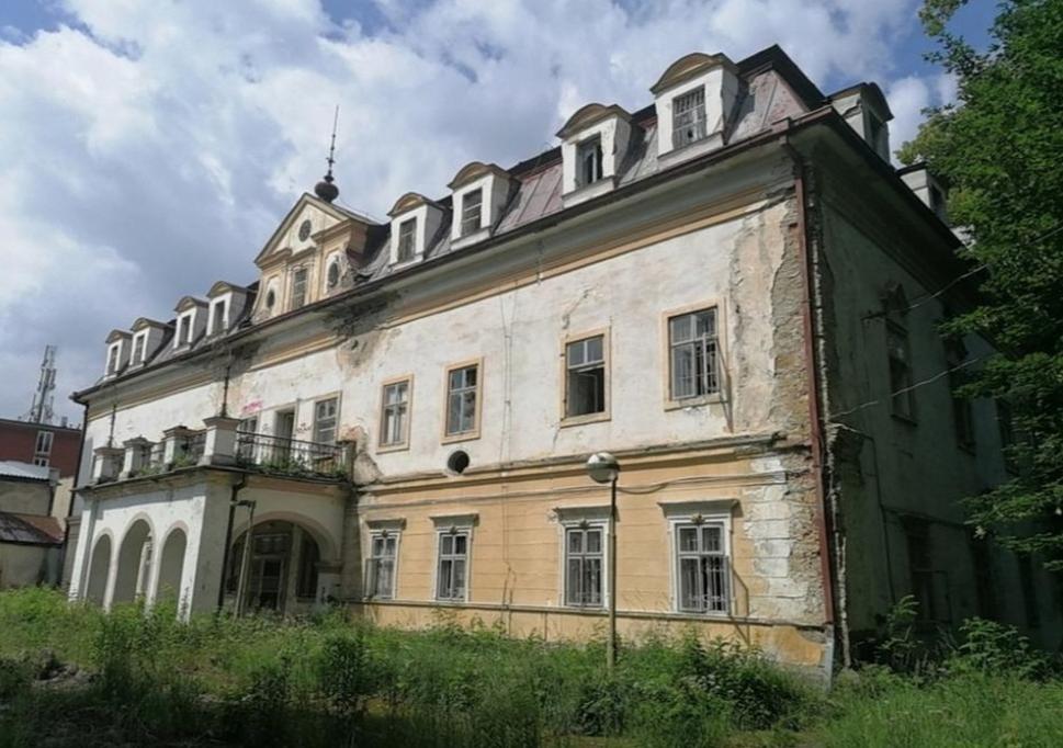 bývalá psychiatrická liečebňa v Bytčici