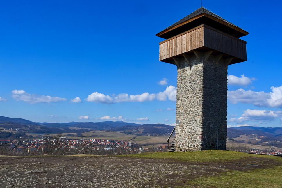 Takúto krupinskú vartovku môžete navštíviť dnes. Krásne výhľady z nej na široké okolie vás nesklamú.