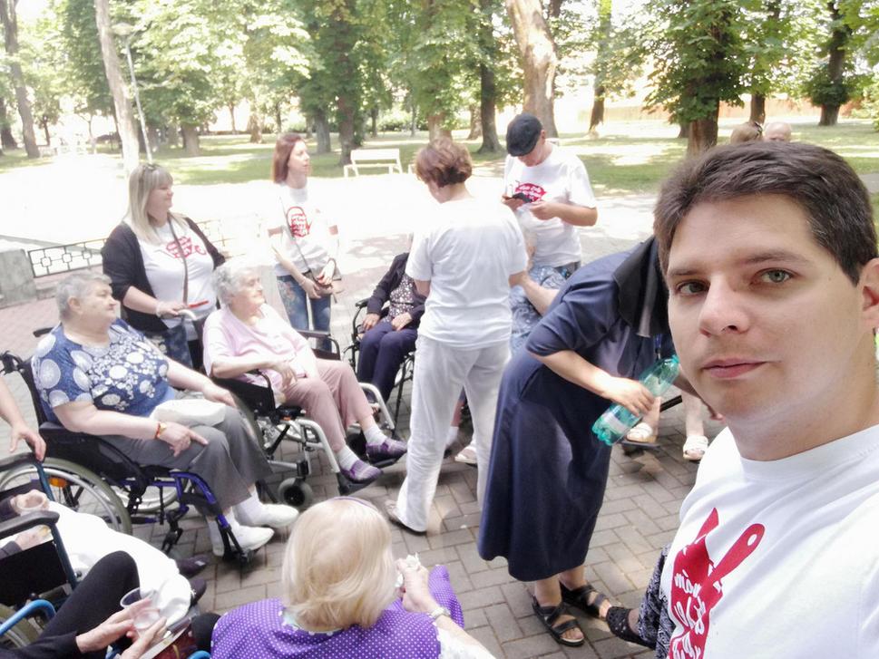 Piknik s klientmi centra seniorov.
