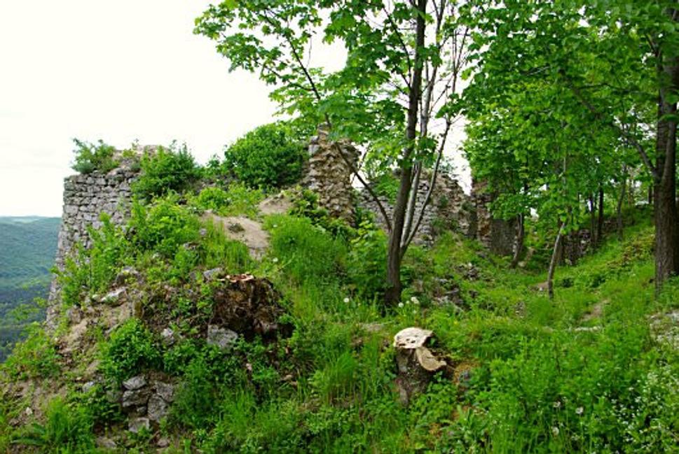 Zbytky tzv. Novej bašty a južných hradieb