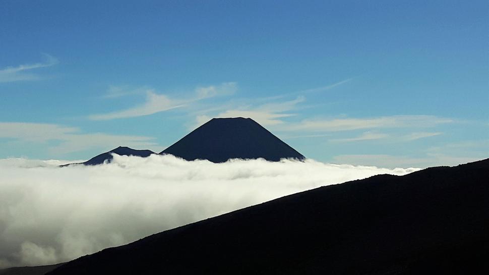 Mount Ngauruhoe (2287 m)