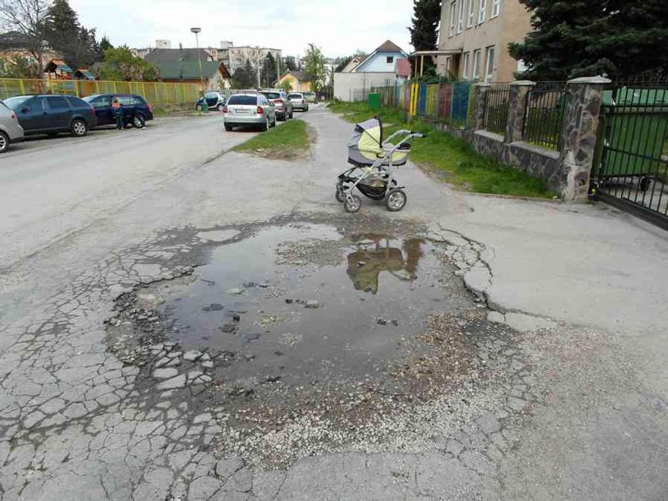 Realita žilinských chodníkov.