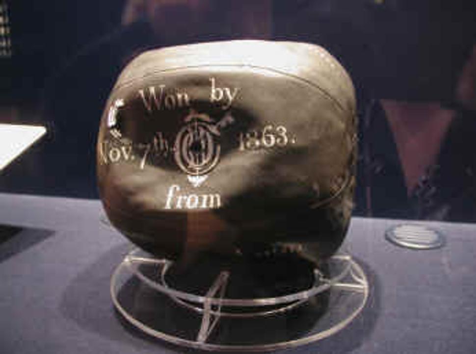 najstaršia lopta