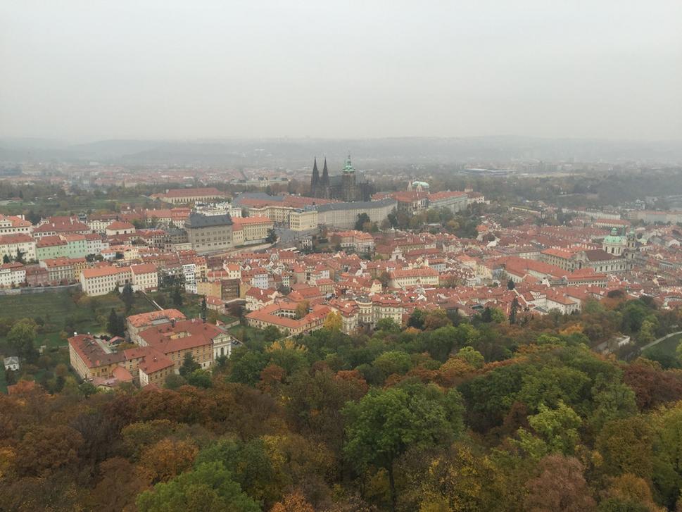 Petrinská rozhľadňa Bohužiaľ trošku opar ..