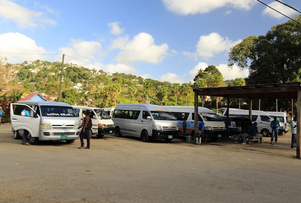 Autobusové nádražie v hlavnom meste Castries