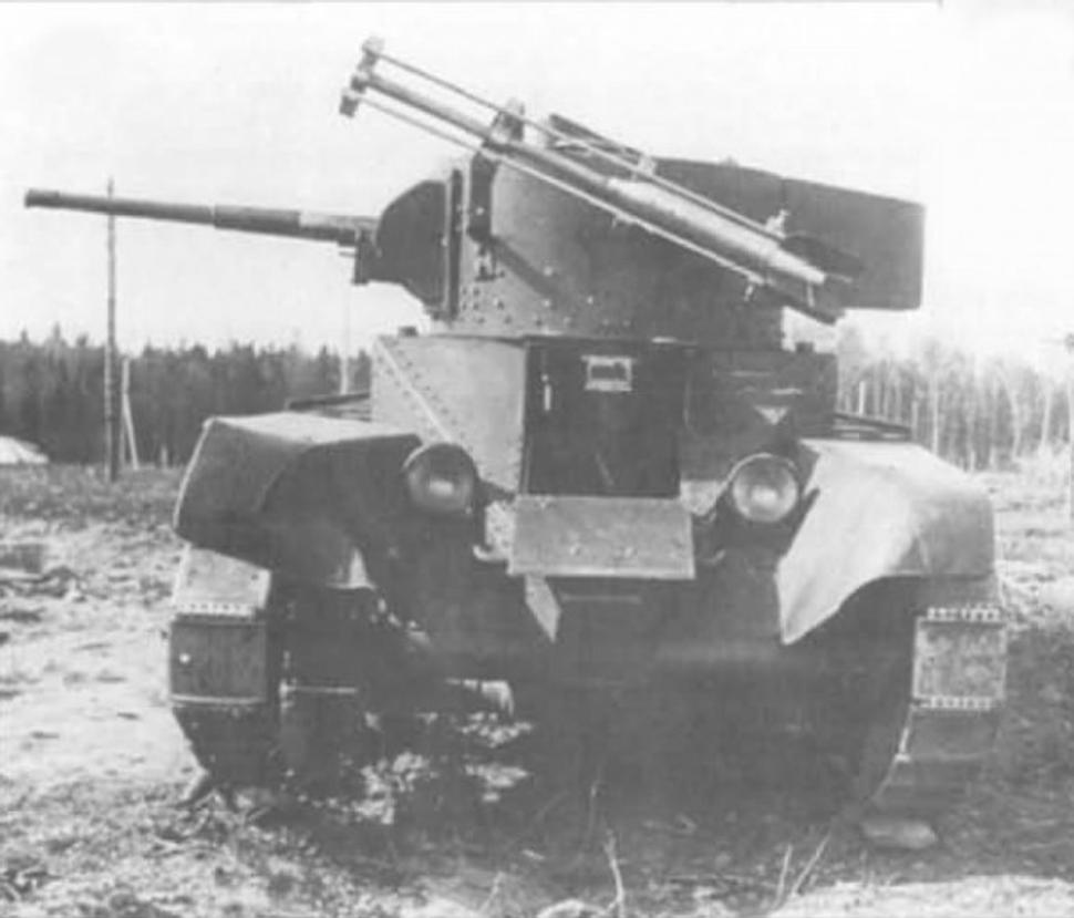 BT-5 s raketovými rampami a raketami RS-132, testy 1935