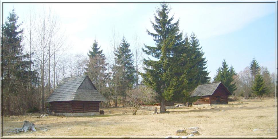 Senníky mimo dediny