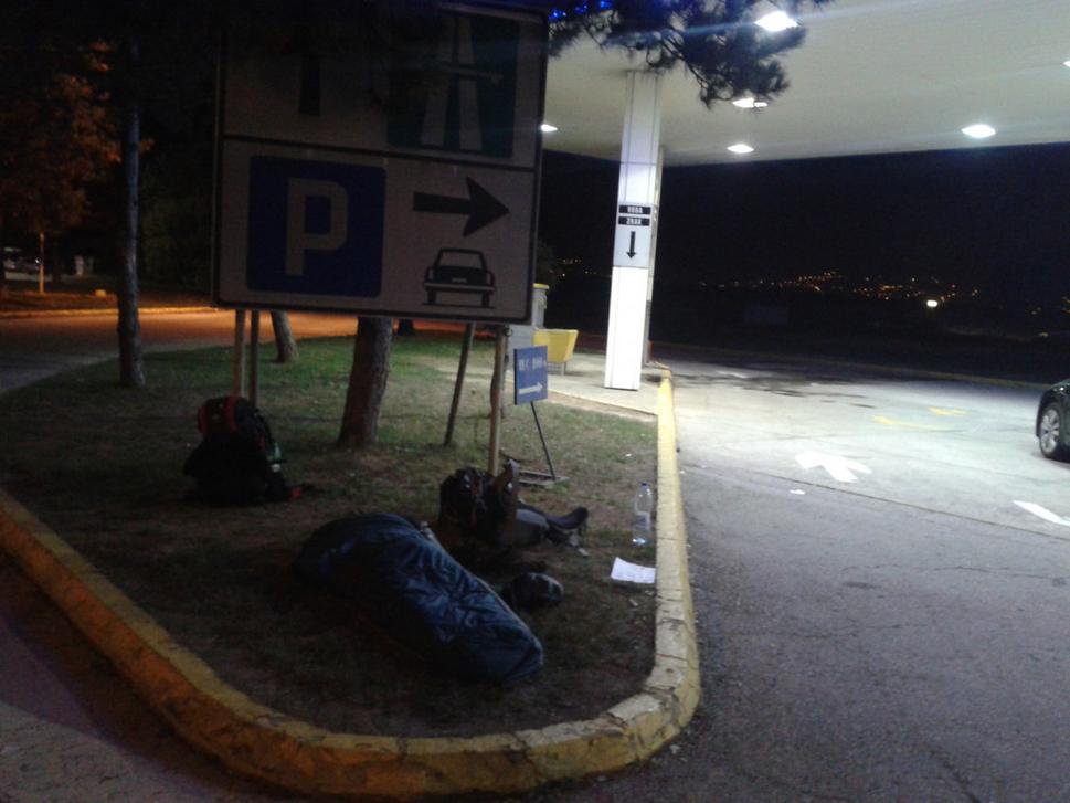 Noc na odpočívadle za Záhrebom.