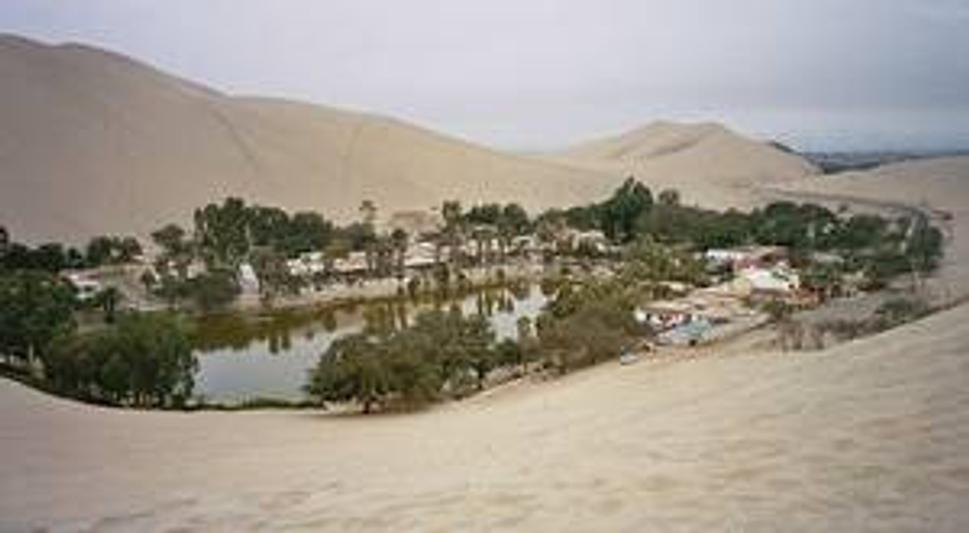 Pohľad na oázu Huacachina