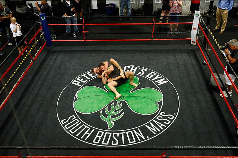 Conor Mcgregor v gyme Petra Welscha v Bostone