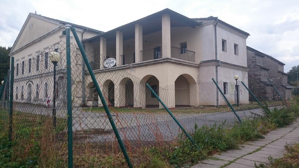 Jedinečné múzeum soli s "moderným" oplotením ...