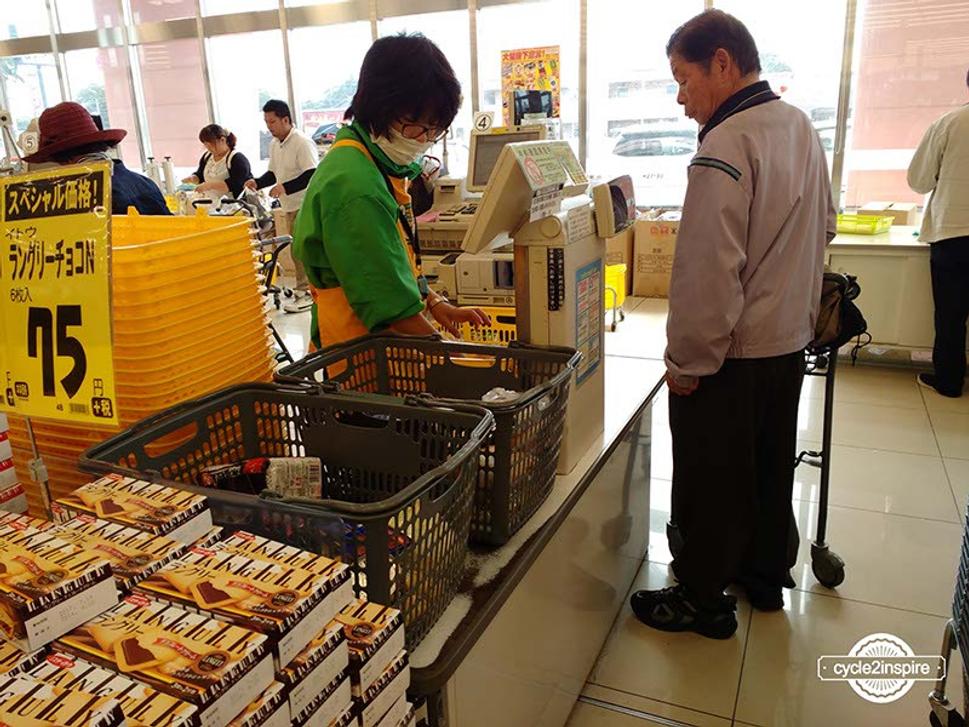 Pokladnica v Japonskom supermarkete