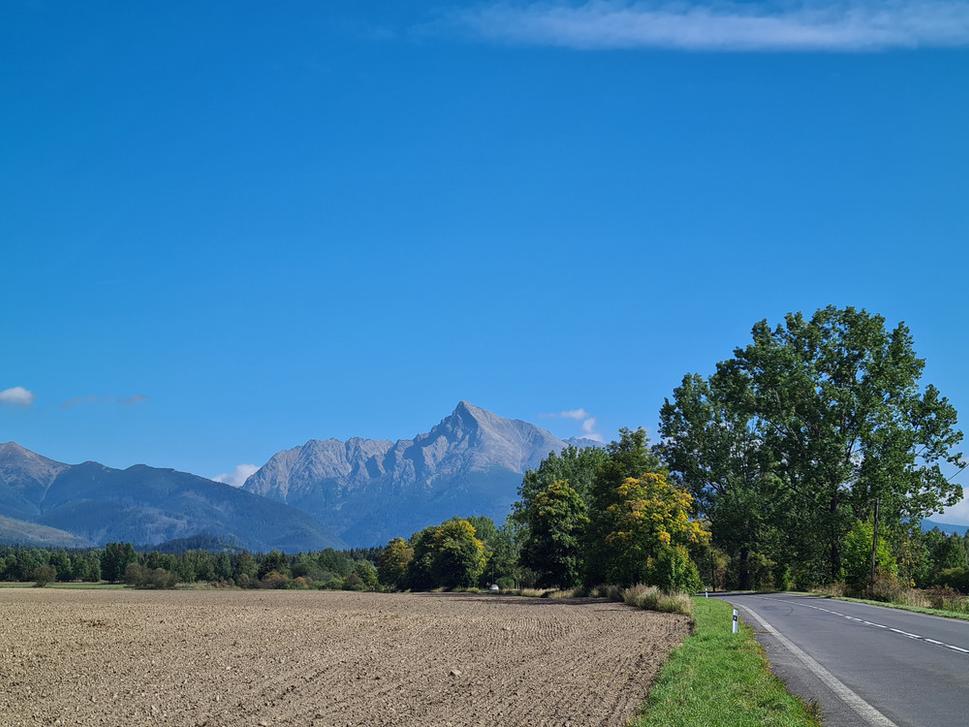 Nemožno mi Ťa neľúbiť, drahá otčina.