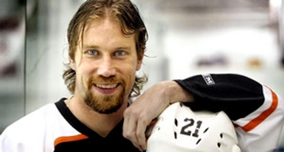 Peter Forsberg pred začiatkom sezóny v drese Philadelphie Flyers