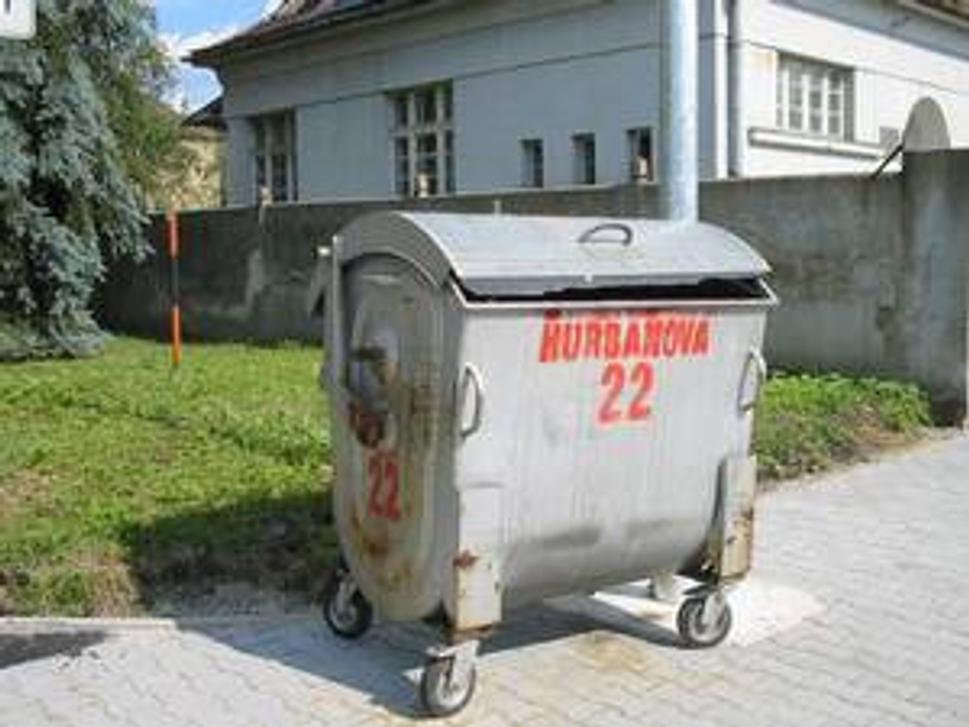 tento smetiak je v liptovskom mikulasi a tak ako ta ulica sa vola aj moja kamaratka :)