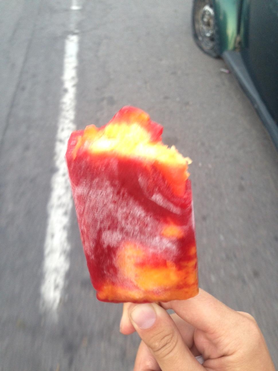 Najviac ma asi prekvapil štipľavý nanuk, ktorý bol vážne dosť hnusný a potom štipľavé pivo, teda po jeho okraji je štipľavá zmeska. A štipľavý popcorn, ten zaskočil aj skúsených jedákov pálivých jedál.