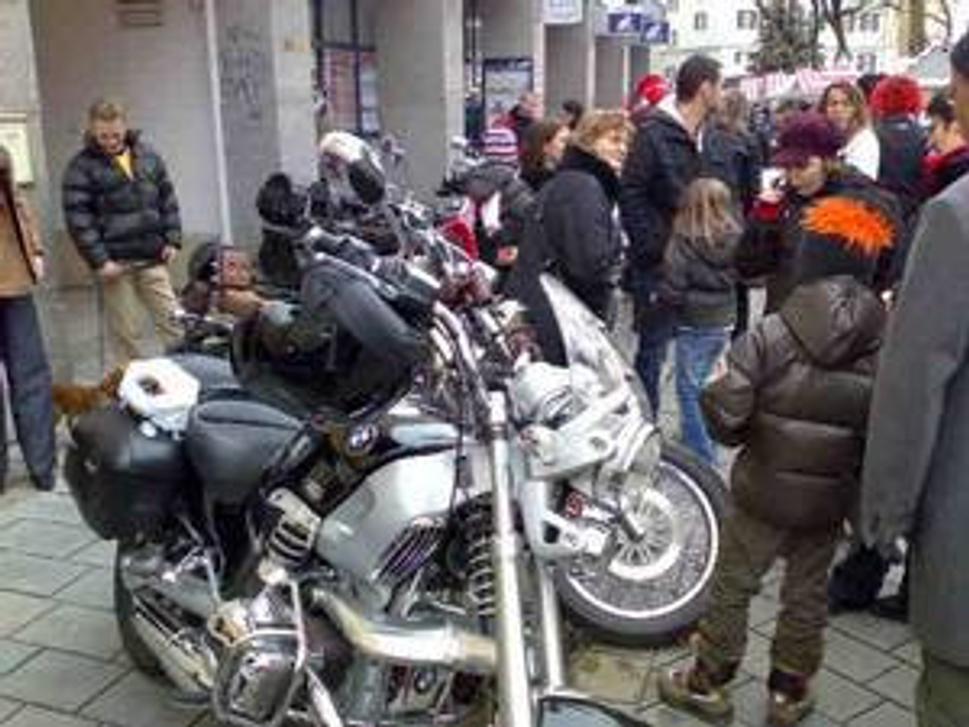 Motorky na Hlavnom namesti