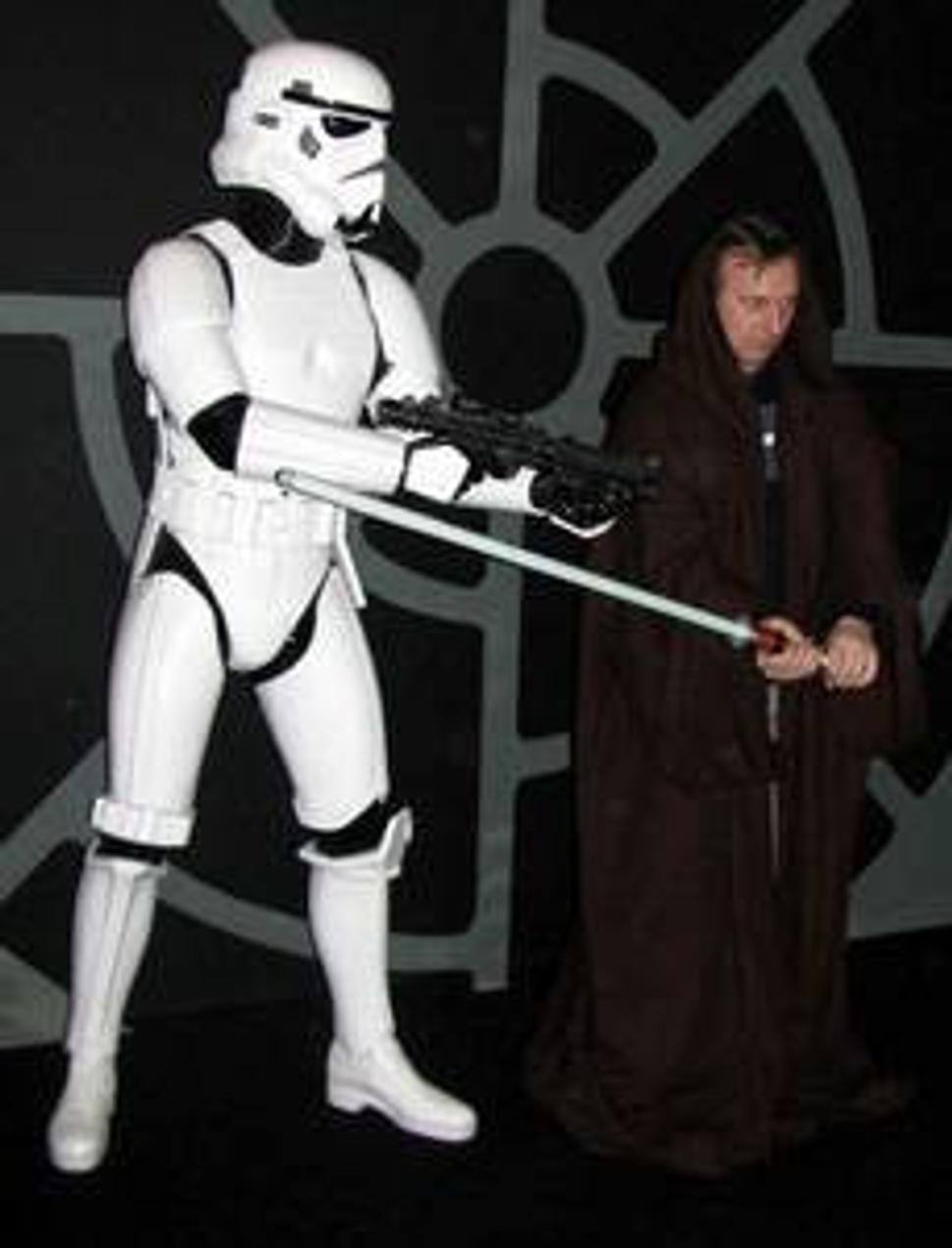 trochu velky habit, ale inac je zo mna suci Jedi... :-)