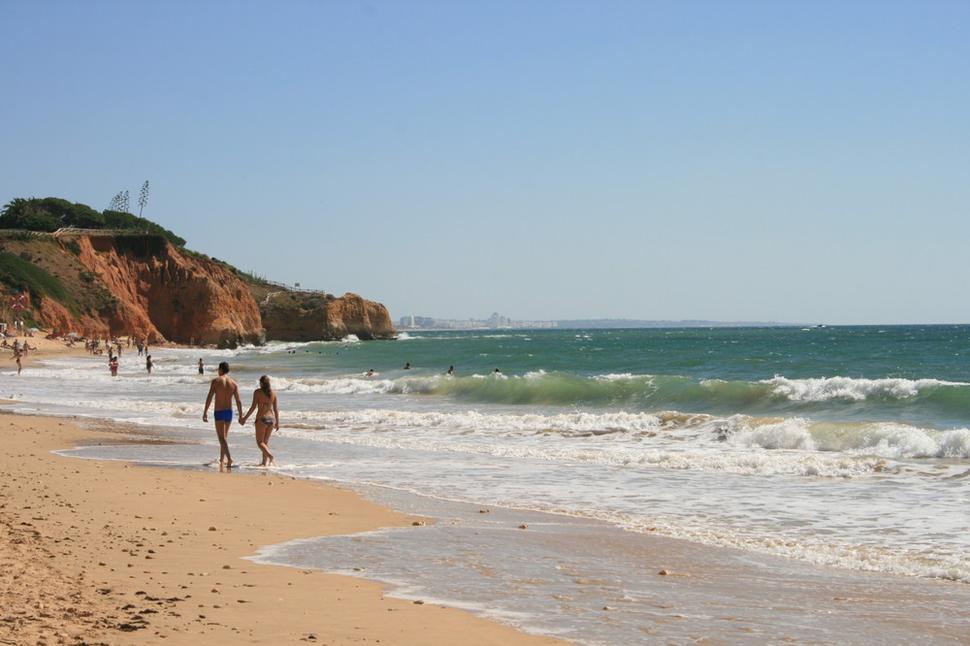 Októbrové Algarve, v pozadí Faro