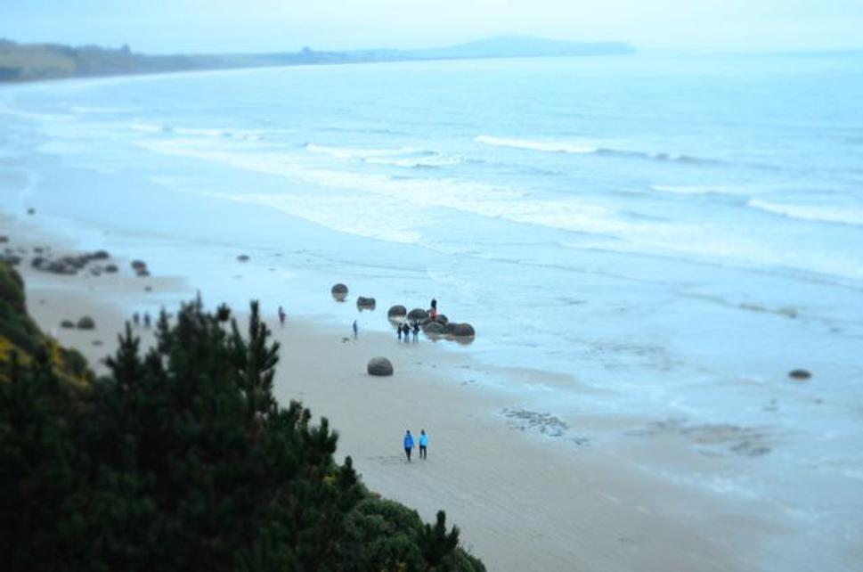 Moeraki boulders z diaľky
