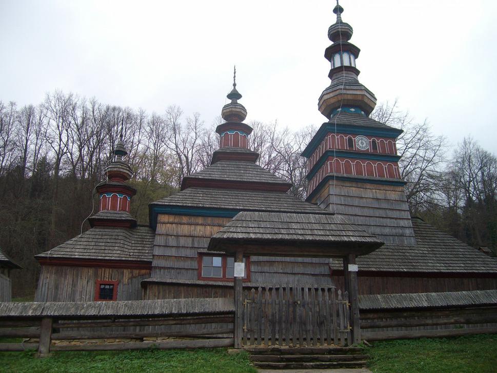 Drevený kostolík v najstaršom skanzene Bardejov.