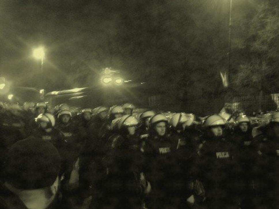 Políca v pohotovosti pred príchodom pochodu nezávislosti