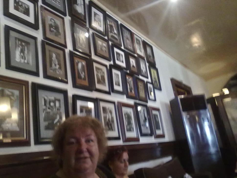 Neobišli sme aj svetoznáme Café Batavia