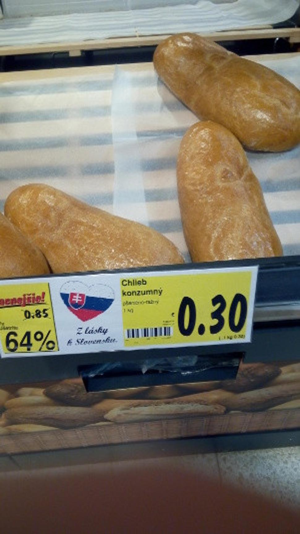 30 centov za chlieb. Presne ako za dávnejších čias