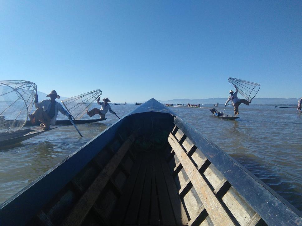 Jazero Inle a miestni rybari