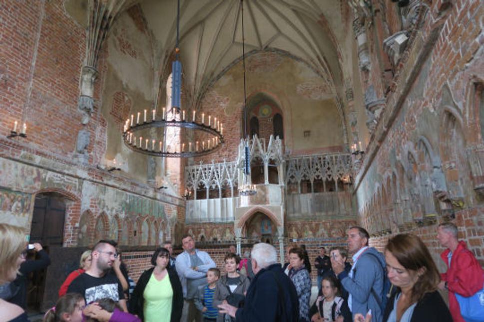 Táto kostolná svätyňa je pôvodná z čias templárov. Ostatný komplex hradu je zrekonštruovaný.